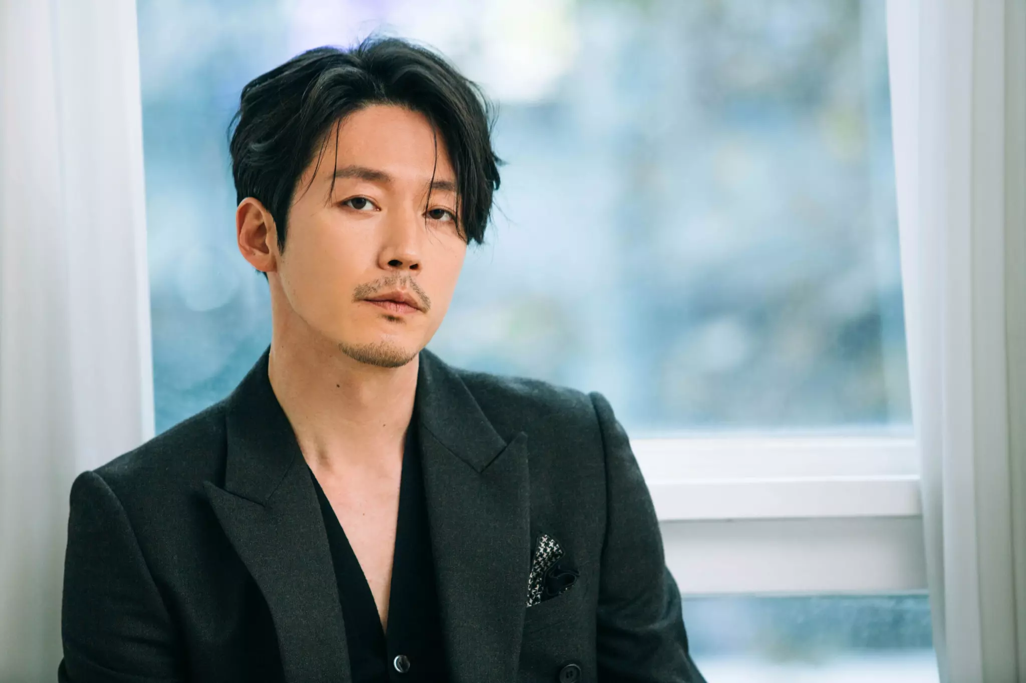 БНСУ-ын алдарт жүжигчин Жан Хёг KBS телевизийн түүхэн олон ангит киноны зураг авалтаар Монголд иржээ